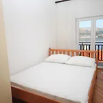 Seaside With A Swimming Pool Okrug Donji, Ciovo - 8664 公寓 *