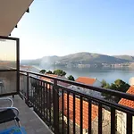 公寓 Seaside With A Swimming Pool Okrug Donji, Ciovo - 8664 特罗吉尔