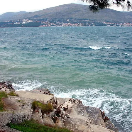 公寓 Seaside With A Swimming Pool Okrug Donji, Ciovo - 8664 特罗吉尔