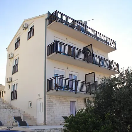Apartamento Seaside With A Swimming Pool Okrug Donji, Ciovo - 8664 Trogir