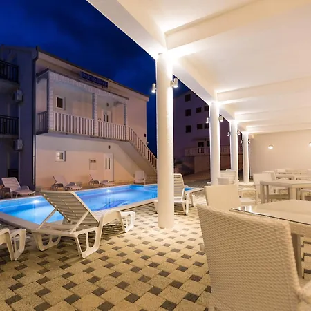 Apartamento Seaside With A Swimming Pool Okrug Donji, Ciovo - 8664 Trogir