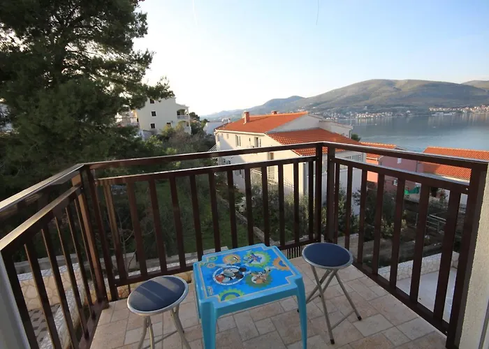 Apartamento Seaside With A Swimming Pool Okrug Donji, Ciovo - 8664