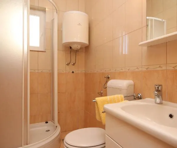 Seaside With A Swimming Pool Okrug Donji, Ciovo - 8664 Apartamento Trogir
