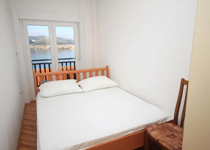 Apartamento Seaside With A Swimming Pool Okrug Donji, Ciovo - 8664 Trogir