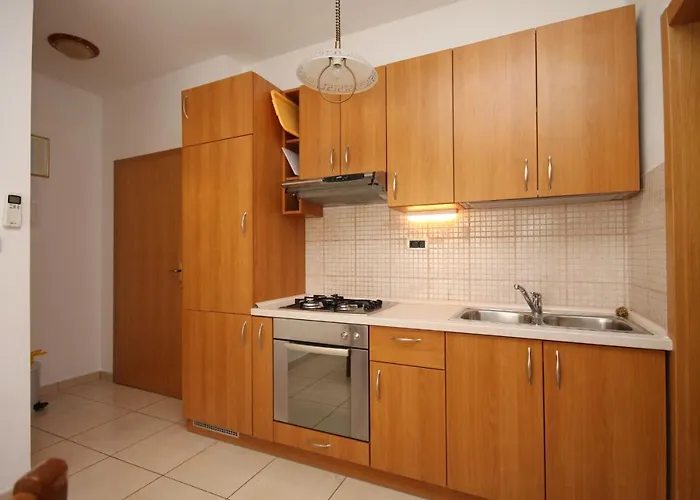 Apartamento Seaside With A Swimming Pool Okrug Donji, Ciovo - 8664