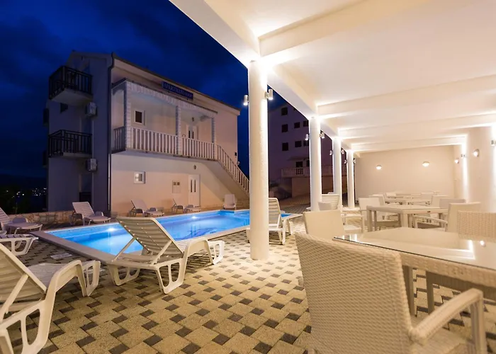 Apartamento Seaside With A Swimming Pool Okrug Donji, Ciovo - 8664 Trogir